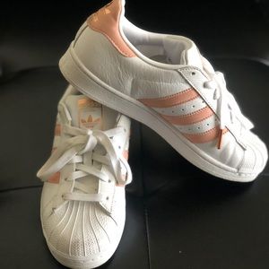 Adidas shell-top classic sneaker